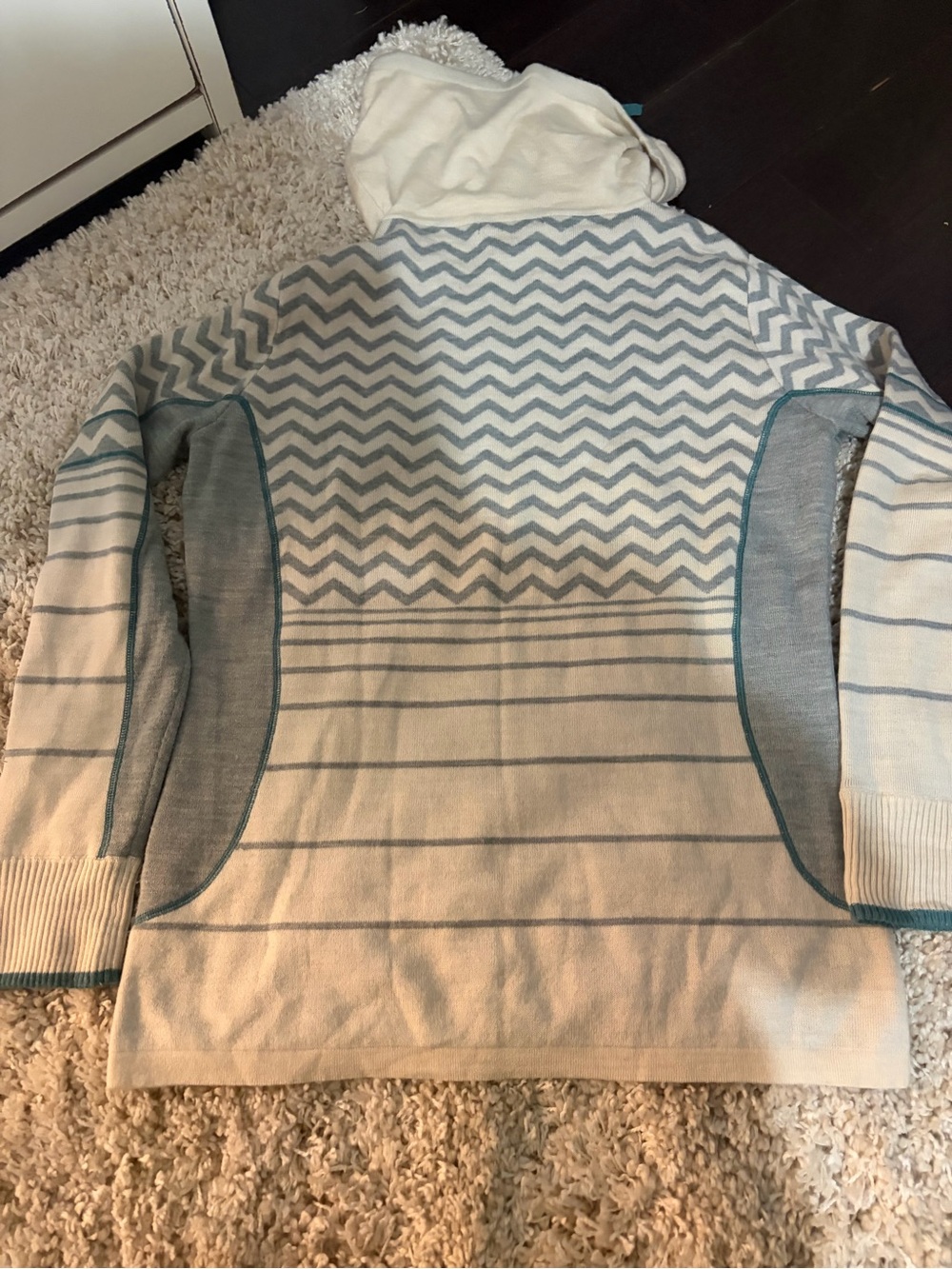Cozy Smartwool sweater  size XL but fits more like a large.